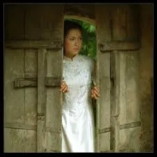 Cô láng giềng