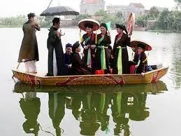 Ngồi tựa mạn thuyền