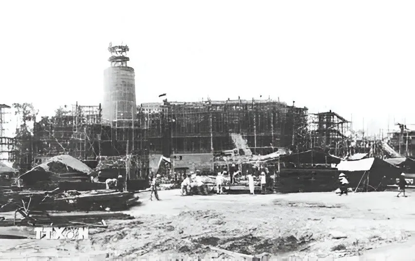 Tổ khúc "Bài ca xây dựng"