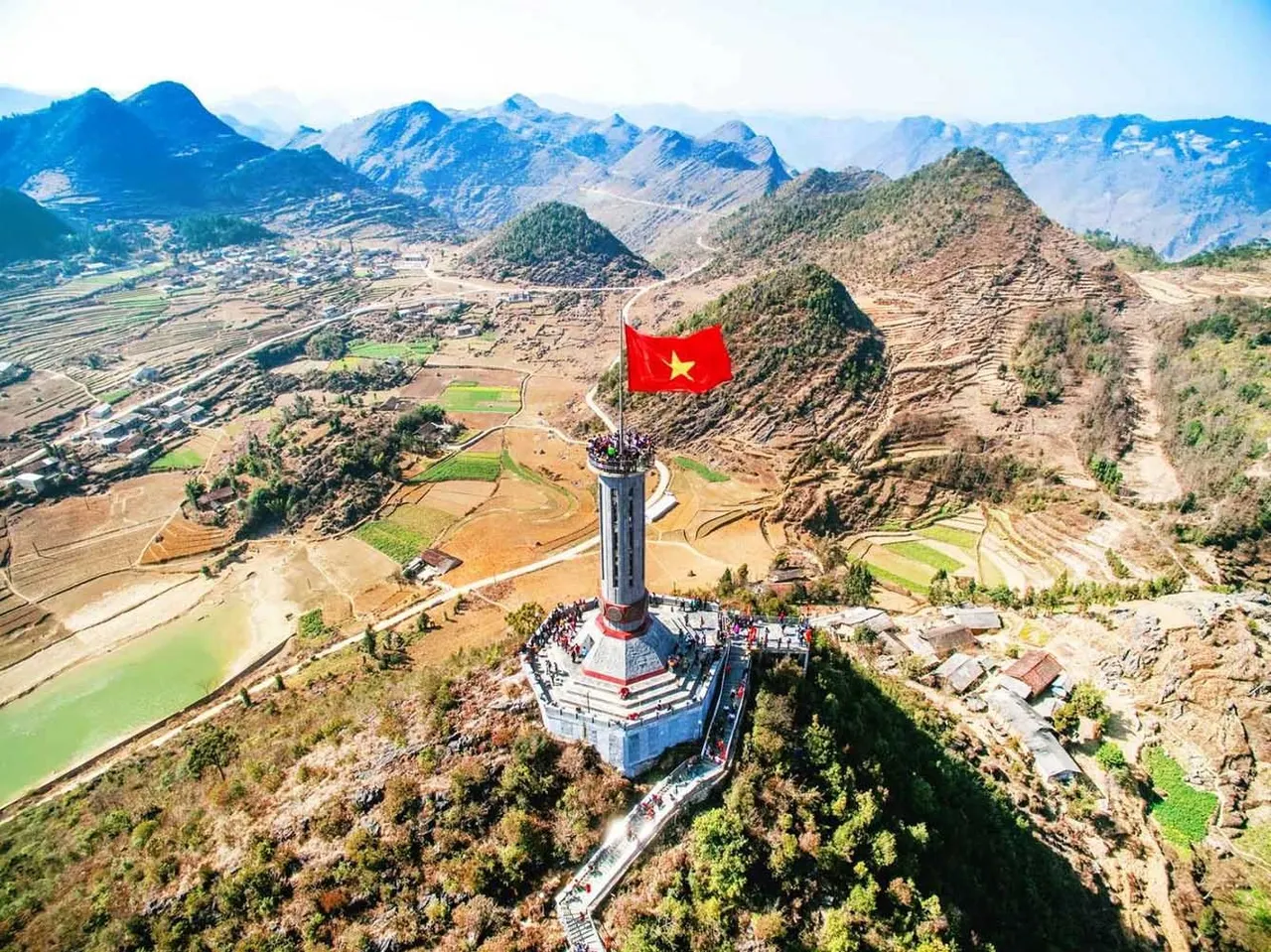 Tổ khúc hợp xướng "Tổ quốc ta"