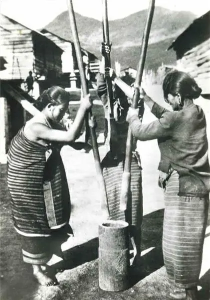 Tiếng chày trên sóc Bom Bo