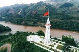 Tình ca từ thượng nguồn sông Hồng