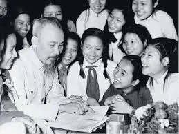 Tổ khúc Bác Hồ sống mãi bên chúng em