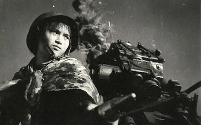 Chào em cô gái Lam Hồng