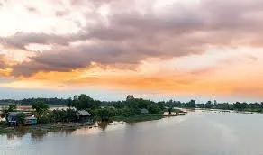 Bên sông Vàm Cỏ